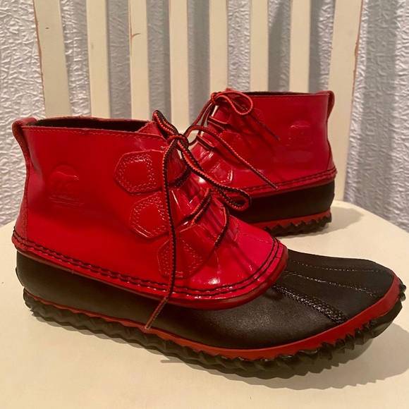 Sorel Out n About Rain Boot Patent Red Black - Picture 2 of 10